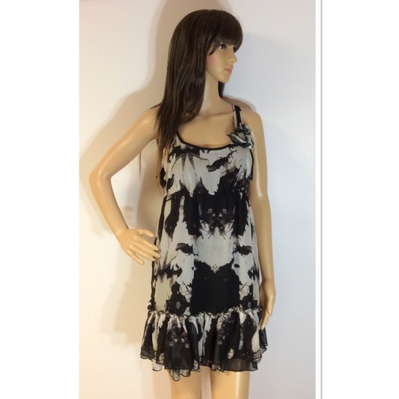 myth Dresses & Skirts - ADORABLE FLIRTY DRESS BY MYTH